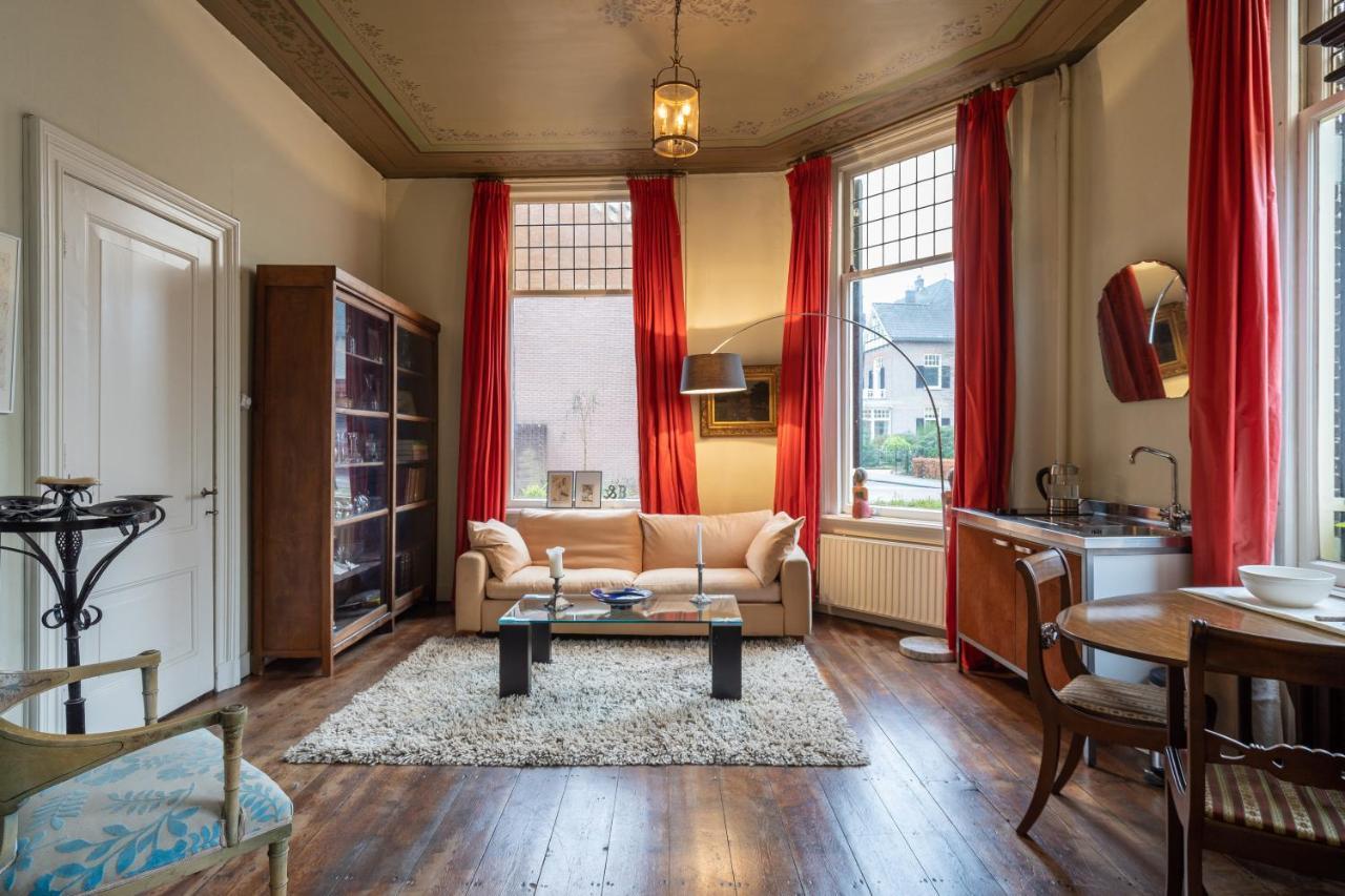 Huis Met De Leeuwenkoppen ديرين المظهر الخارجي الصورة