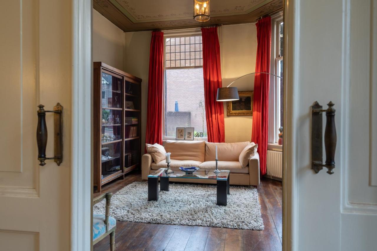 Huis Met De Leeuwenkoppen ديرين المظهر الخارجي الصورة