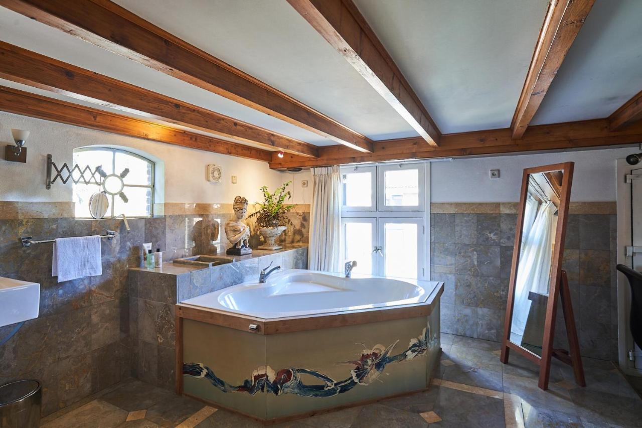 Huis Met De Leeuwenkoppen ديرين المظهر الخارجي الصورة